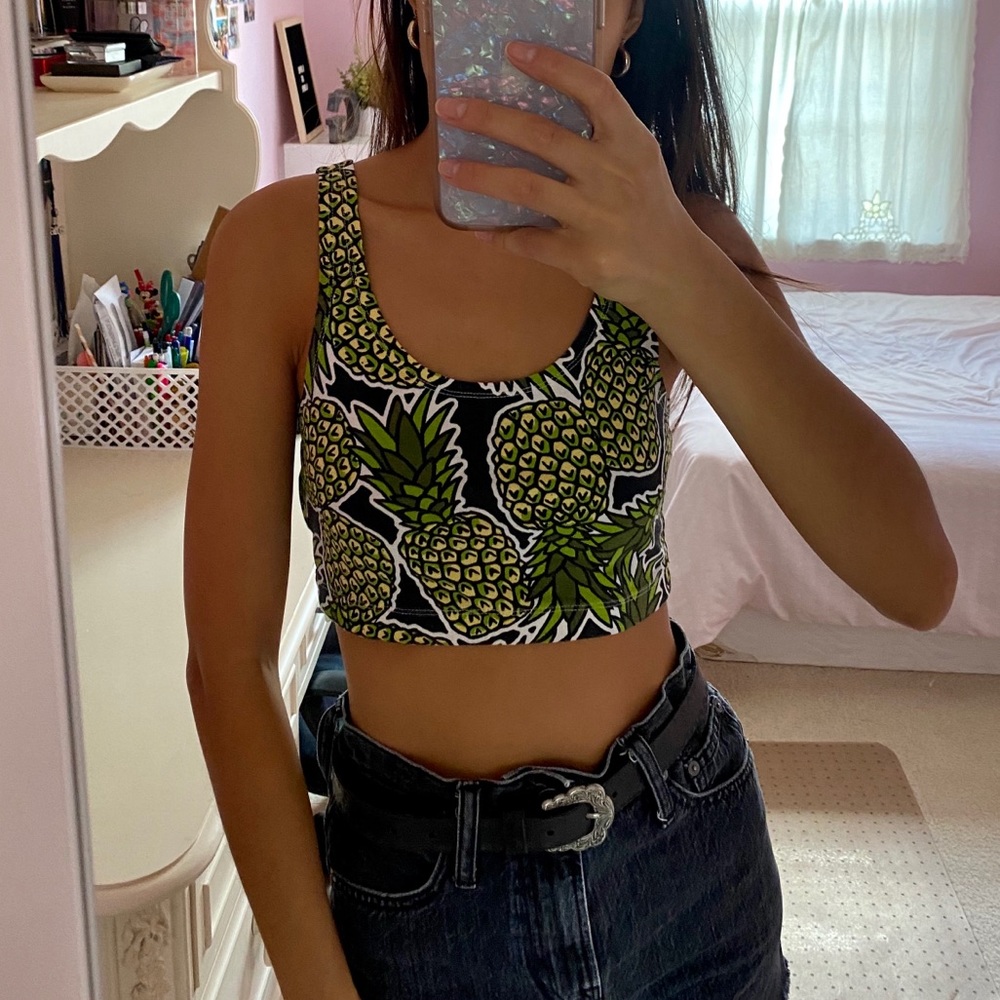 *4/$24* H&M Pineapple Crop Top - Picture 1 of 7